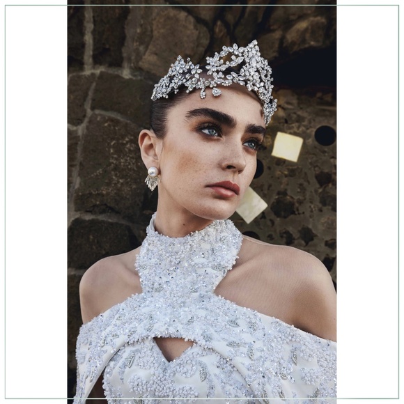 $30,500 Saiid Kobeisy Crystal Beaded Double Satin Runway Bridal Gown and Cape - Picture 3 of 16